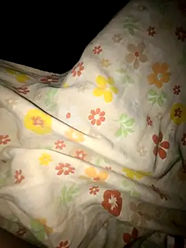 chica_travieza webcam