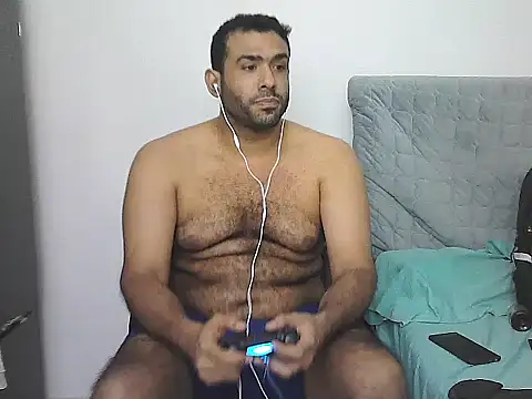 AlphaLatinoBear webcam