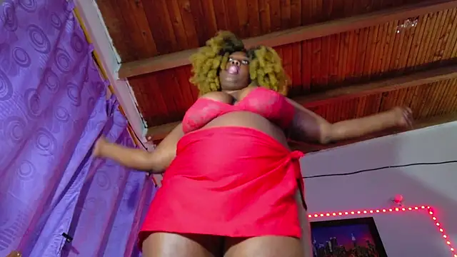 ebony_NeighborMoans webcam