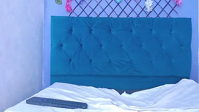 abril_castanocm webcam