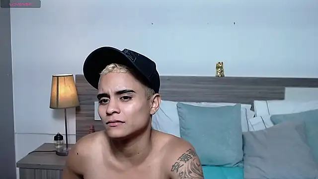 Liiamthompson webcam