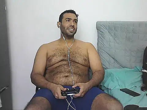 AlphaLatinoBear webcam