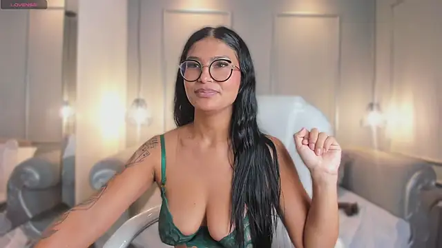 miasmit_ - MiaSmit_'s free webcam - UK Sex Cams