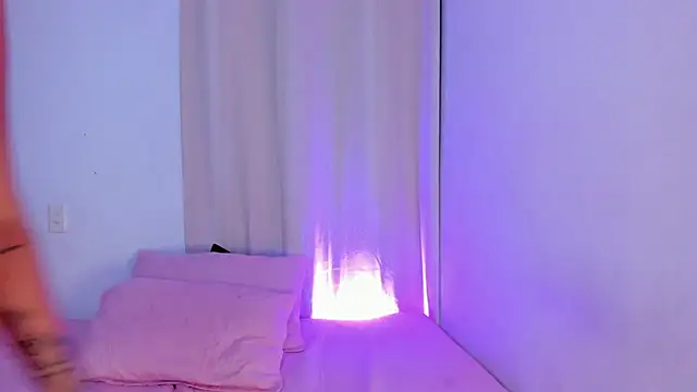 amystevenss - AmyStevenss's free webcam - UK Sex Cams