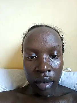 Juicylittle_slute webcam