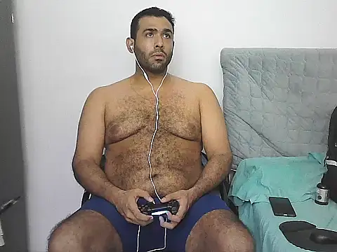 AlphaLatinoBear webcam