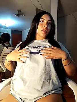 FallsForHerSmile webcam