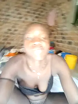 Black_juicy24 webcam