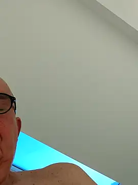 Oldmenhot66 webcam