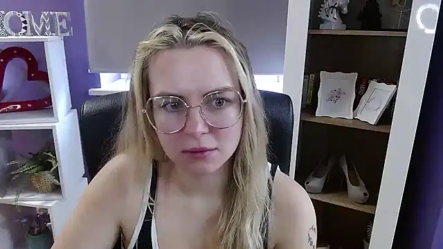 Zoey_Erotic webcam