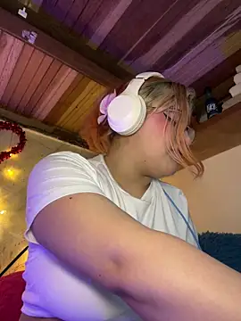 Sophia_Weest99 webcam