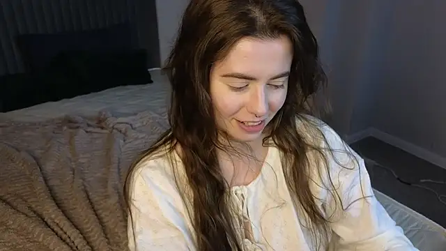 LovingWhisperr webcam