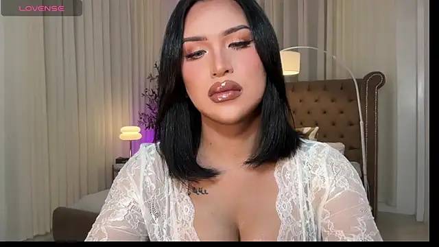 Your_Majesty_Tyra webcam