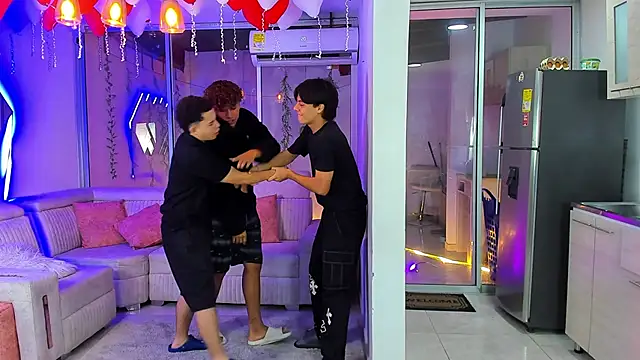 Houseofwarrios webcam