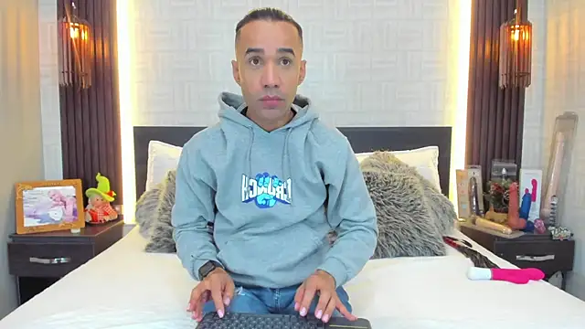 anghel_stone - Anghel_Stone's free webcam - UK Sex Cams