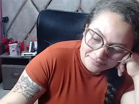 sarah_boobs_ (F young) - MAKE ME HAPPY⭐ Help me reach my goal!