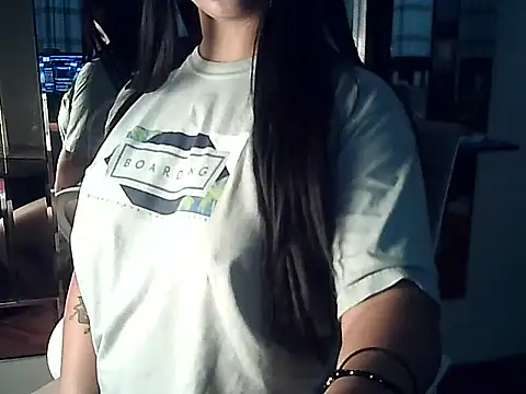 FallsForHerSmile webcam