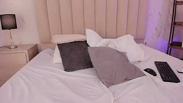 LilithHarperr_ webcam