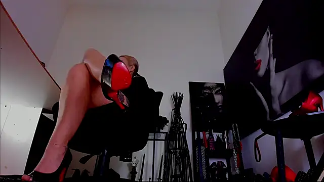 MistressDemi webcam
