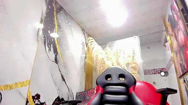 Preview of alicee__mature