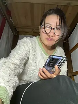 美女daaqnn在线直播