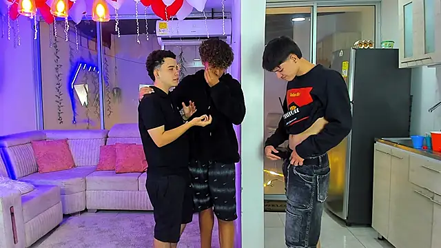 Houseofwarrios webcam