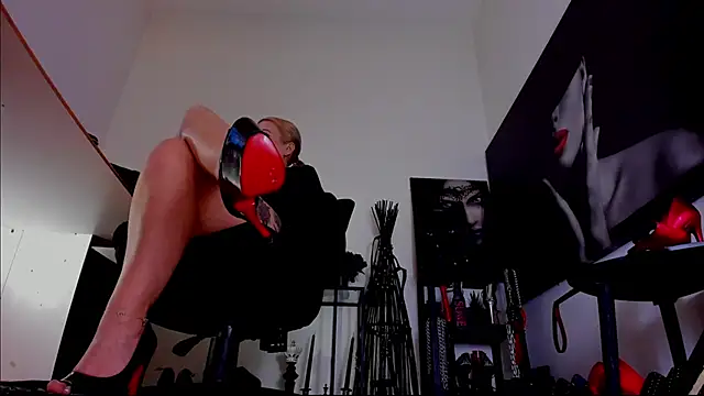 MistressDemi webcam