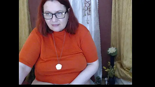 PlayfullMature webcam