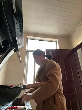 美女daaqnn在线直播