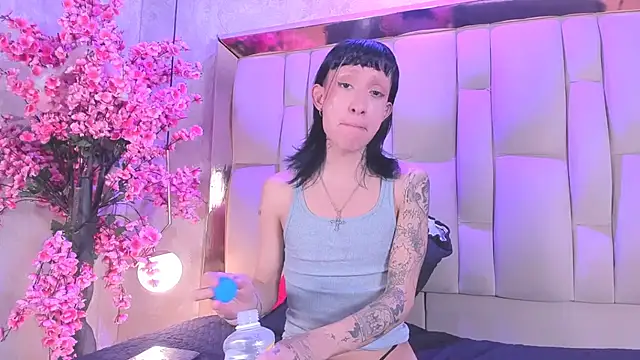 madisonwood01 - MadisonWood01's free webcam - UK Sex Cams