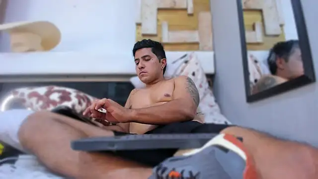 thomasmontero - ThomasMontero's free webcam - UK Sex Cams