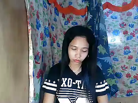 PinaySkinnyGirl webcam