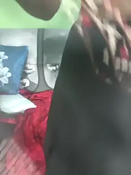 SareeQween143 webcam