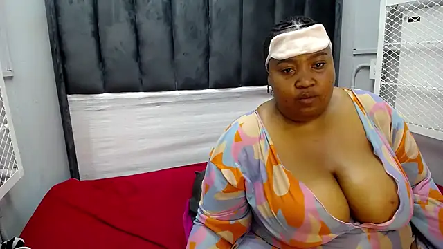 BigAssBBW24 webcam