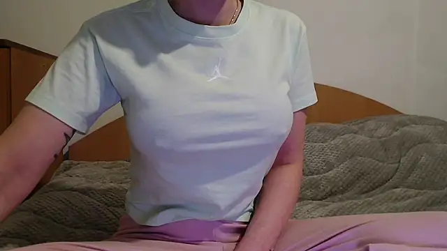 MissyDior8 webcam