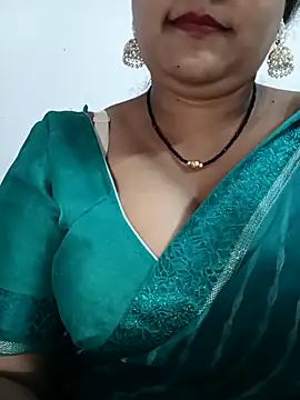 Webcam Model (Nyra-23)  is live.Free join now!