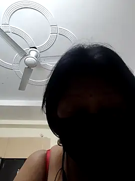 Webcam Model (Royal_BhabhiSc)  is live.Free join now!