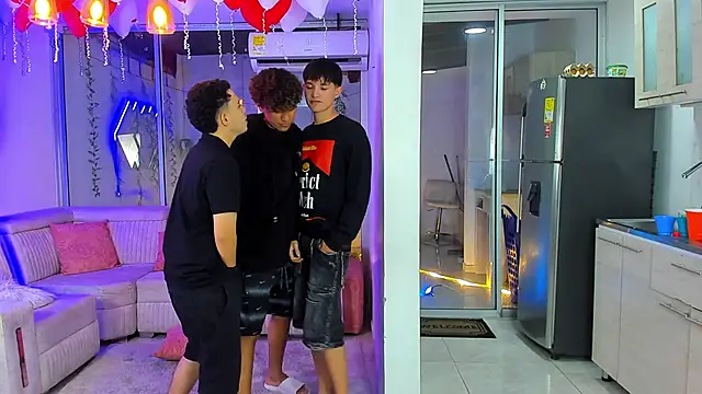 Houseofwarrios webcam