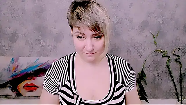 djullia - Djullia's free webcam