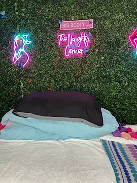 renathickass - RenaThickAss's free webcam