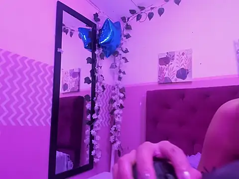 LorraineMarie webcam