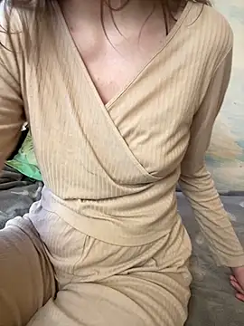 kittiecreme - KittieCreme's free webcam - UK Sex Cams