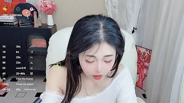 美女CeeKie在线直播