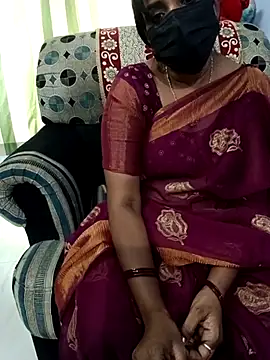 tinarosy13 - Tinarosy13's free webcam - UK Sex Cams