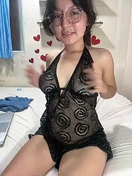 noamilk - Noamilk's free webcam - UK Sex Cams