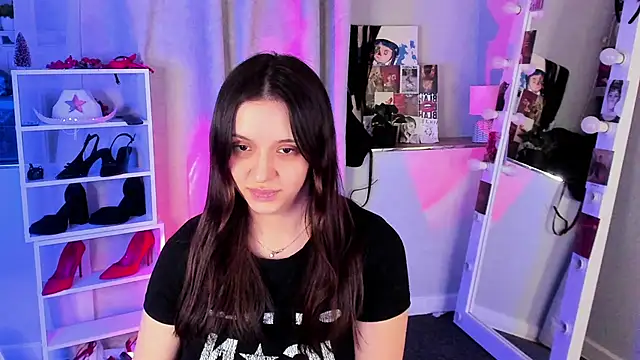 Sahara_Shields webcam