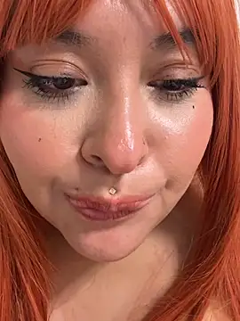 Nailealipsglossy webcam