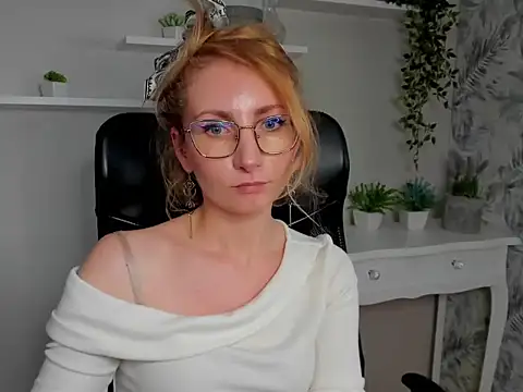 CinderellaMoon webcam