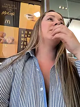 mona_plus - Mona_Plus's free webcam - UK Sex Cams