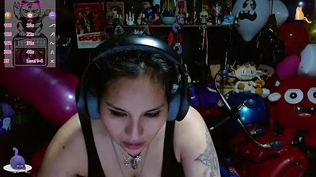 kureiji_hentaii webcam